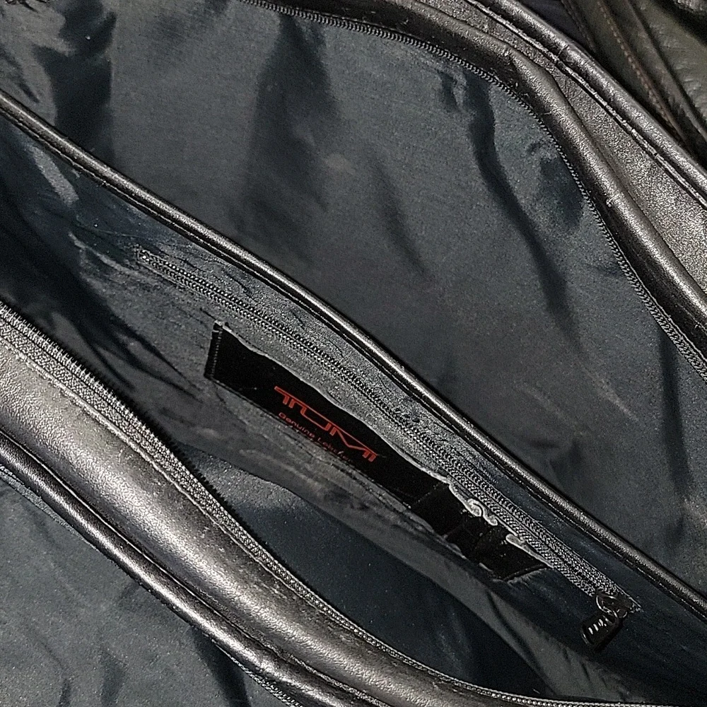 TUMI Black Leather Expandable Padded Laptop Briefcase Messenger Bag Vintage